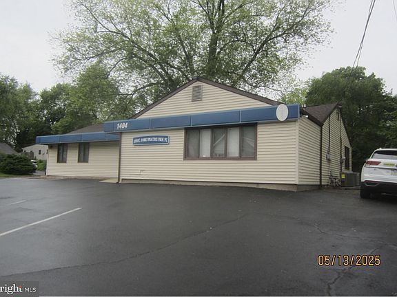 2nd image of 1404 Brownsville Rd