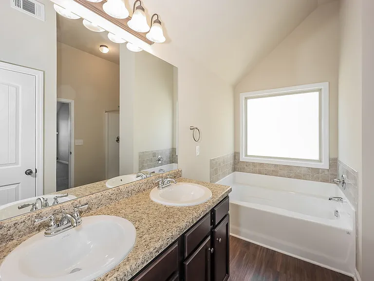 2386 Walker Dr — Photo 11