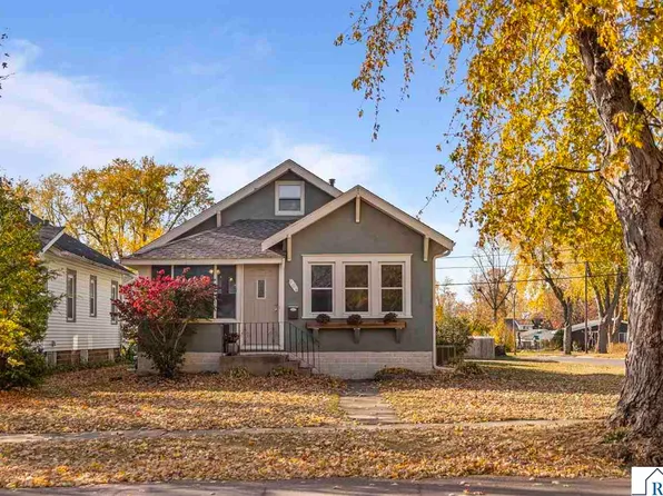 904 7th Ave SW, Faribault, MN 55021