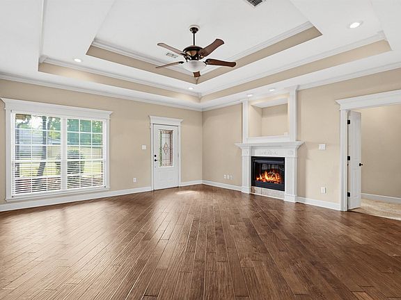 2nd image of 113 Valderrama Dr