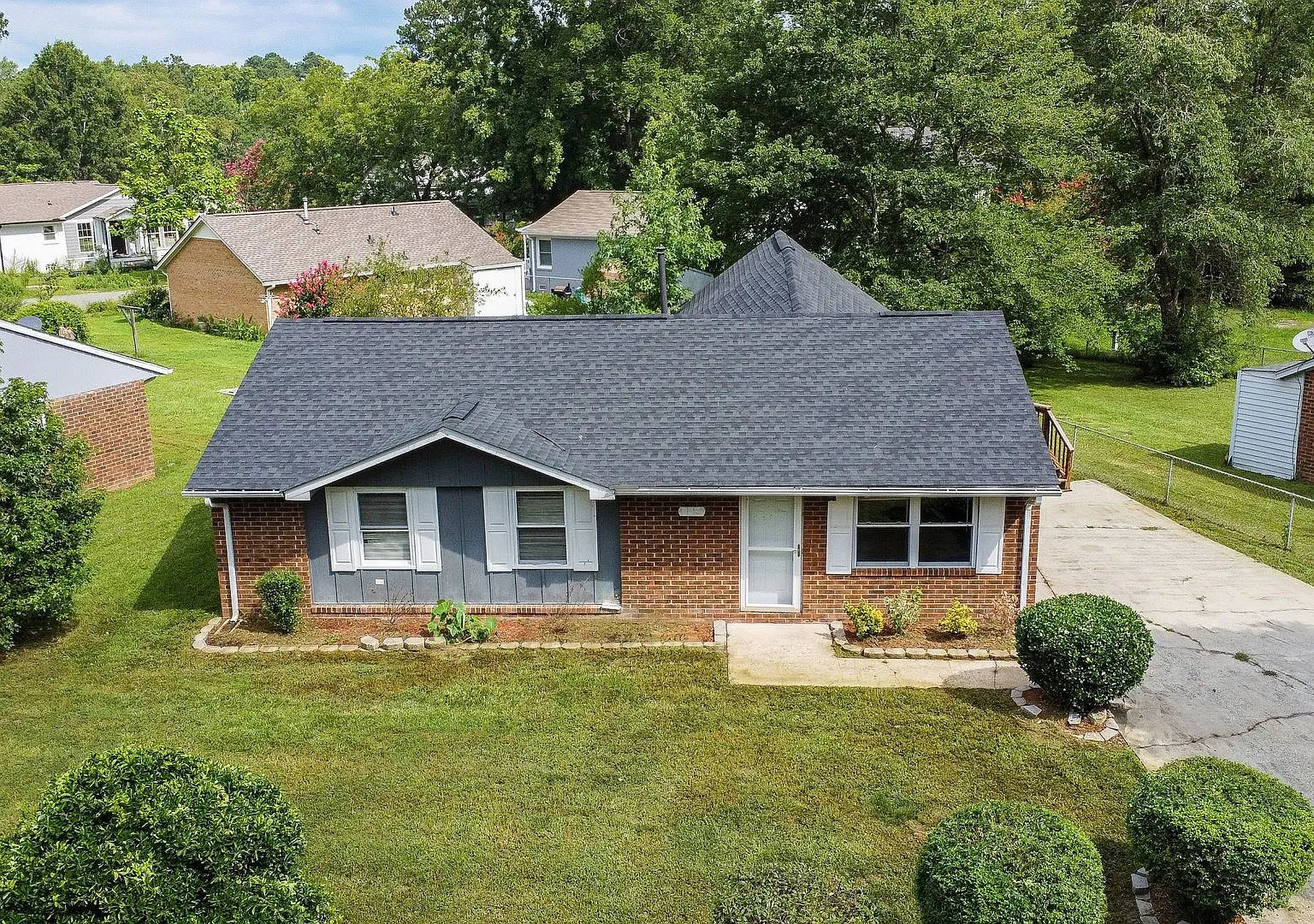 Three Bedroom Home! — Photo 2