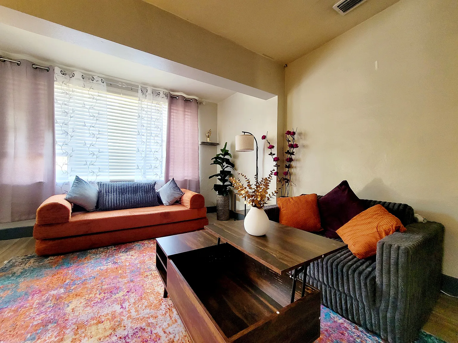 2 bed, 838 sqft, $2,100 — Photo 4