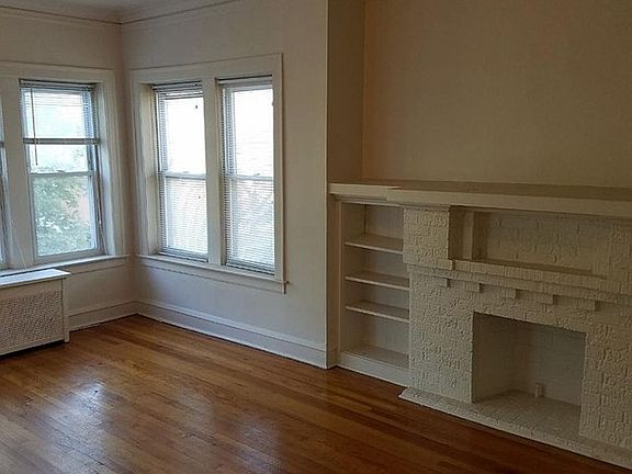 2nd image of 7258 S Oglesby Ave #2