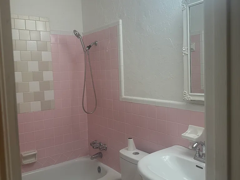 1301 S Park Ave — Photo 11