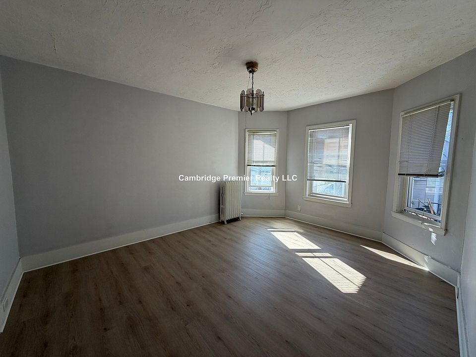 1st image of 33 Everett Ave #2