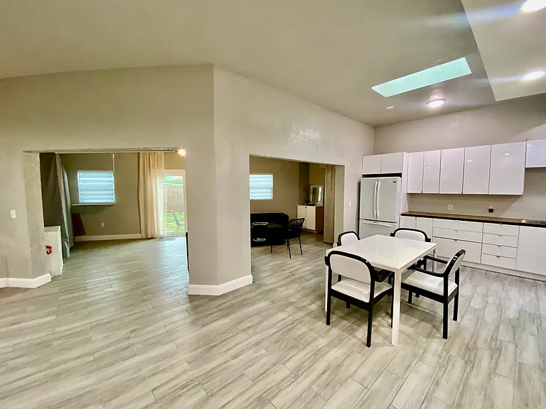 3815 S Shade Ave — Photo 8
