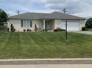 1 W Richton Rd, Crete, IL 60417