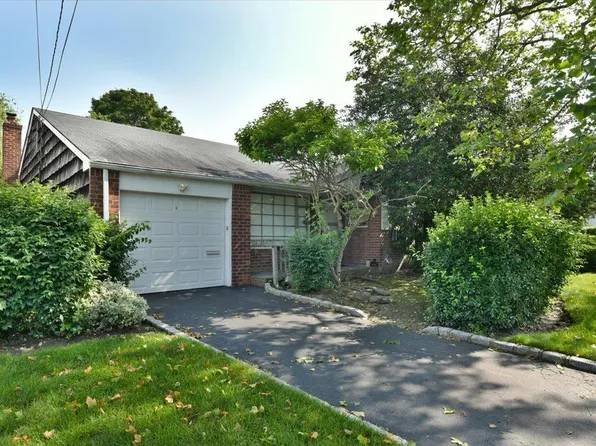 1903 George Court, Merrick, NY 11566