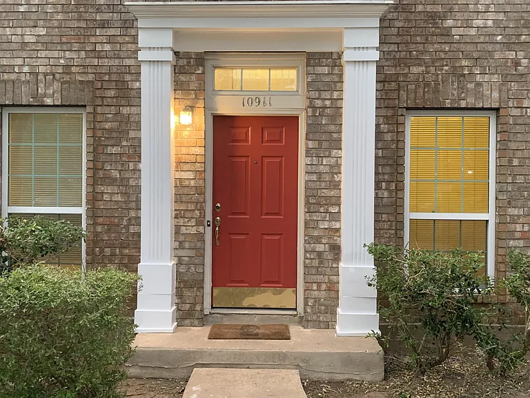 10911 Grassmere Ct — Photo 3