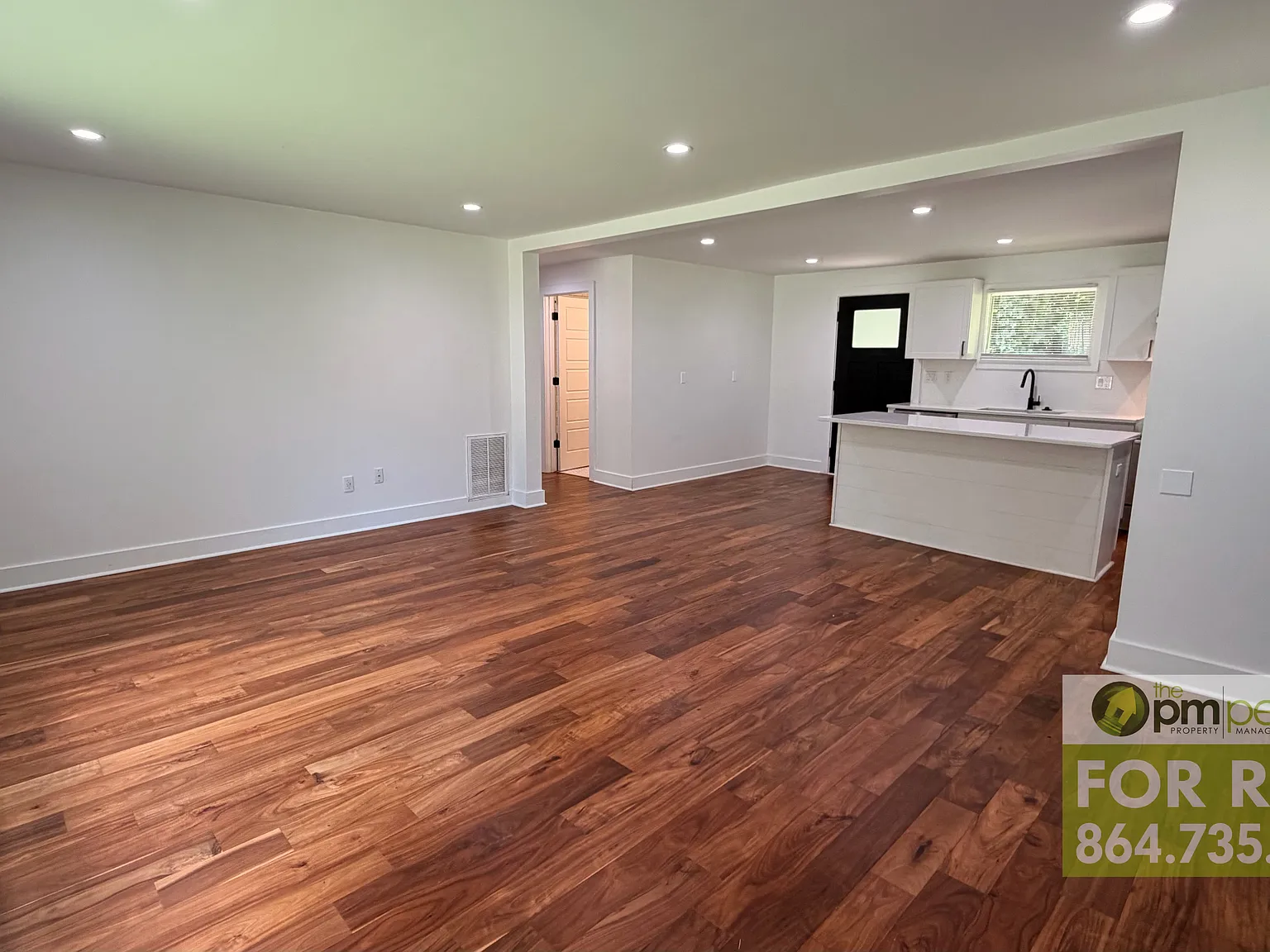 3 bed, 990 sqft, $1,695 — Photo 3