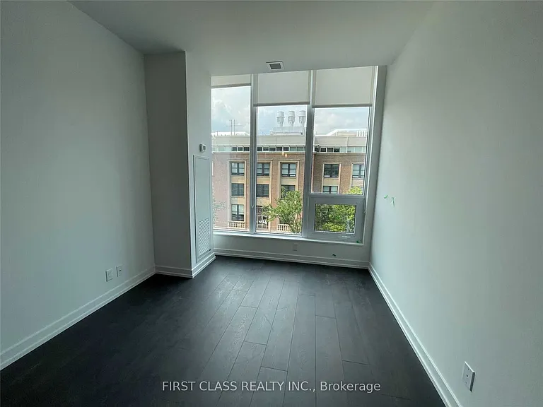 203 College St #406 — Photo 10