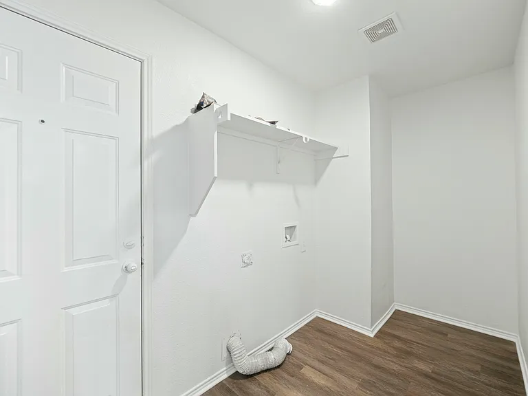 2130 Harvester Dr — Photo 14