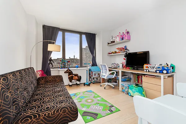 Sold by Jade Stone Real Estate Consulting | media 19