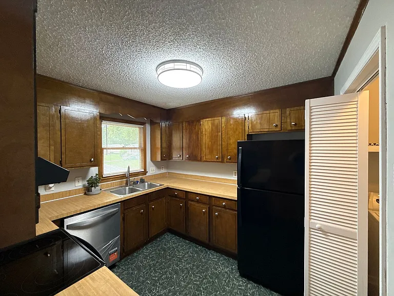 7905 Haverstraw Ct — Photo 4