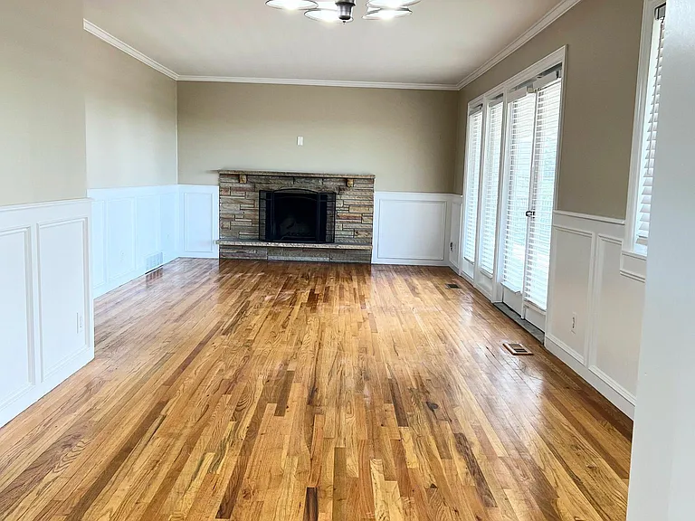 Front Room, Dinning Room.