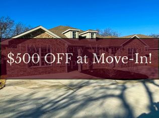 1050 E Burnett St #3B, Ennis, TX 75119