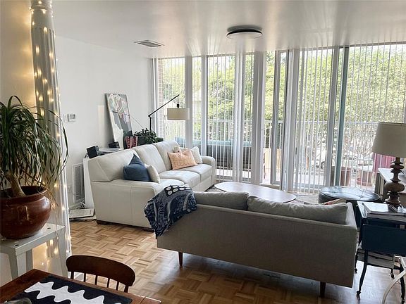 2nd image of 3600 Montrose Blvd Unit 207