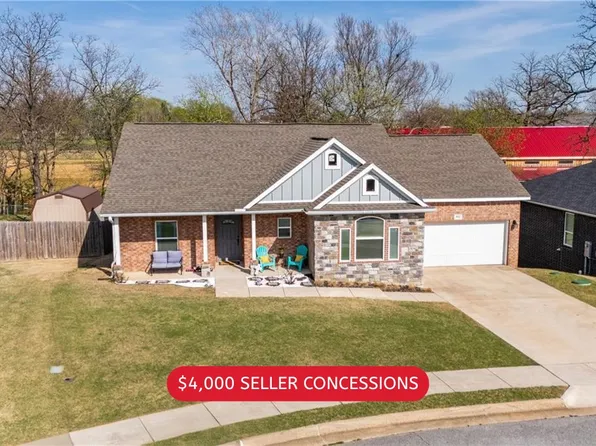 952 Glass St, Cave Springs, AR 72718