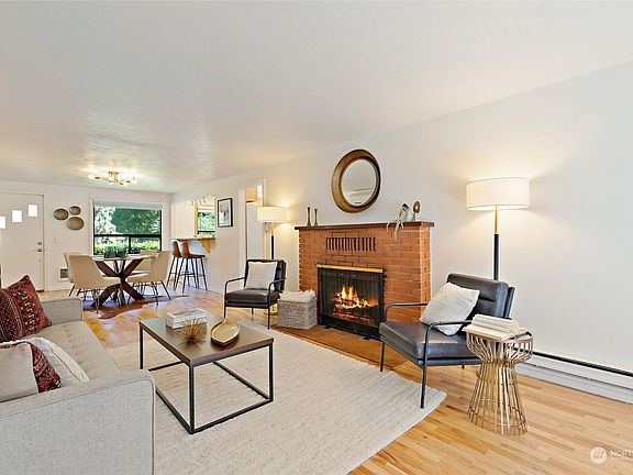 3rd image of 15551 Interlake Avenue N