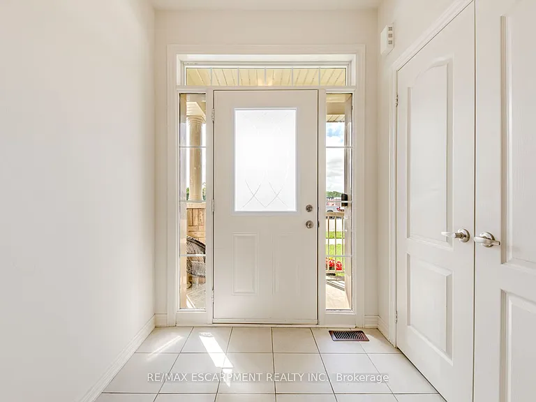 407 Skinner Rd — Photo 3
