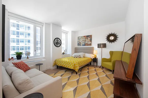 Rented by Red Apple Group | media 13