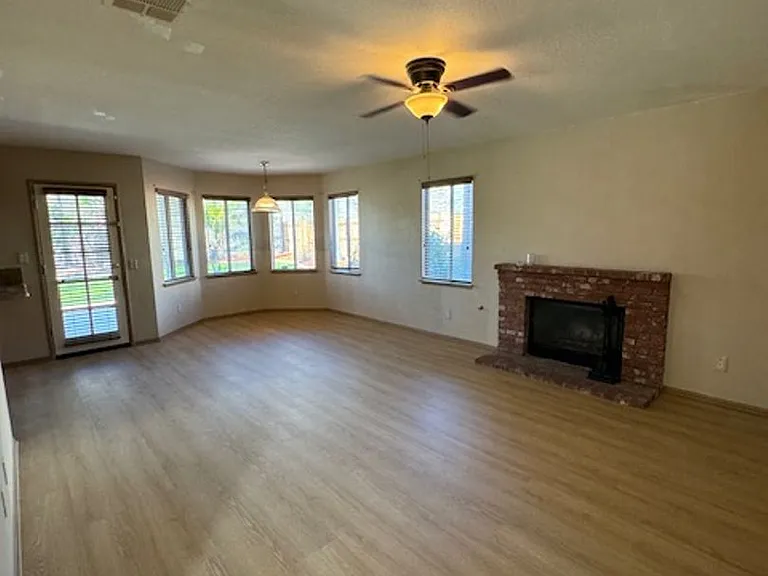 22918 Windwood Ln — Photo 2