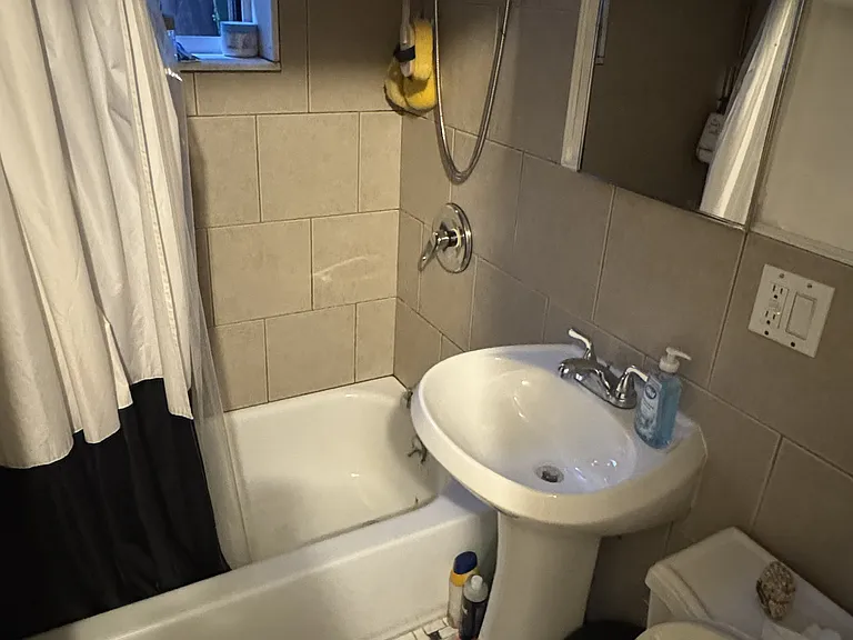 11 Mackay Pl #1 — Photo 8