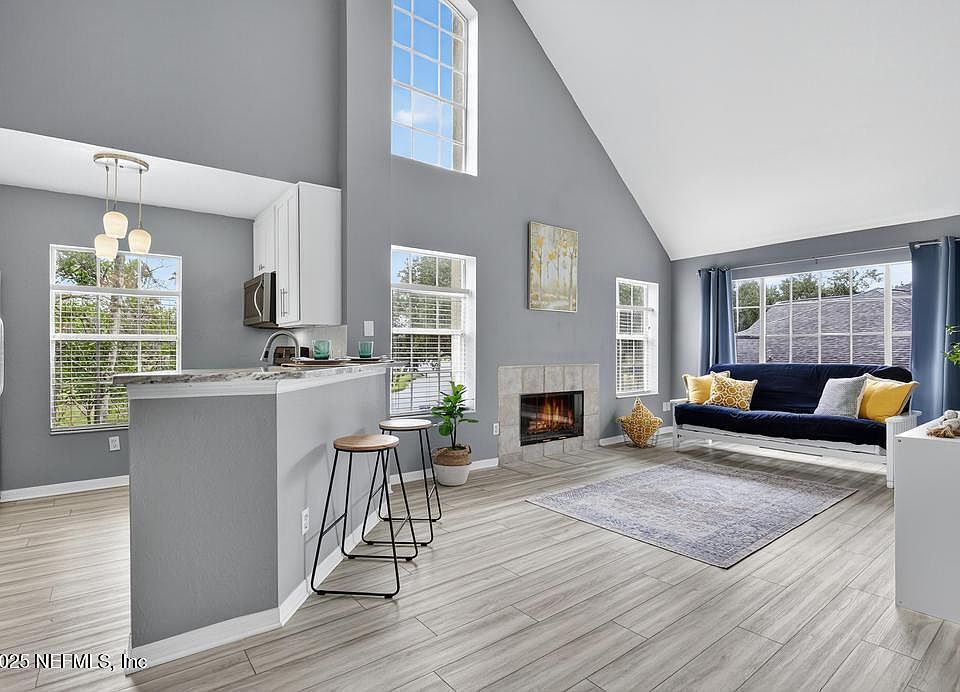1st image of 13700 RICHMOND PARK Drive N #207