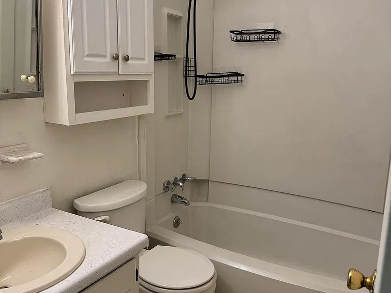 242 Cameron St — Photo 11