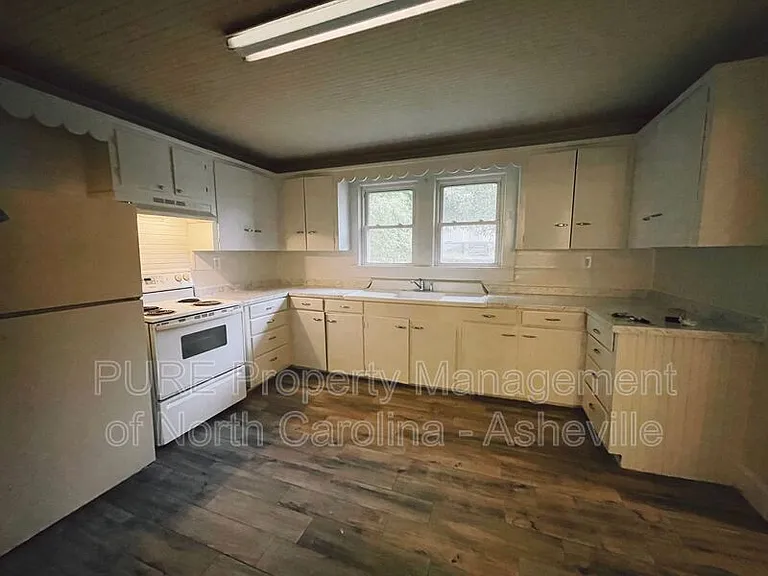 97 Matilda Ave — Photo 2