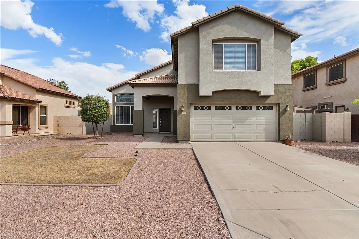 4 bed, 2600 sqft, $2,695 — Photo 4