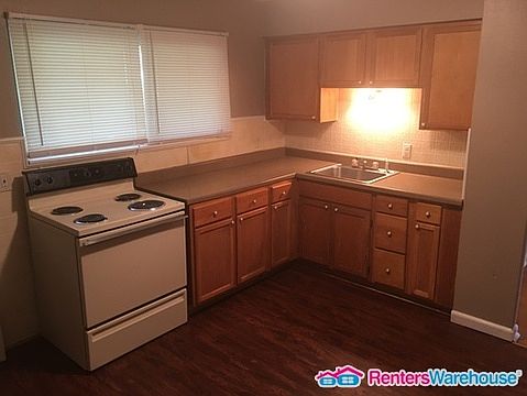 3rd image of 1152 Walker Ave