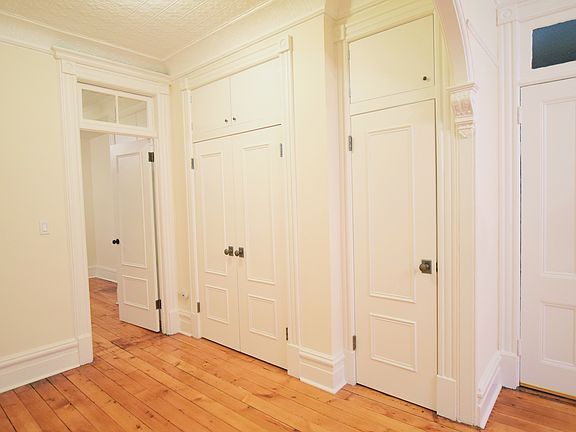 3rd image of 505 Henry St #404