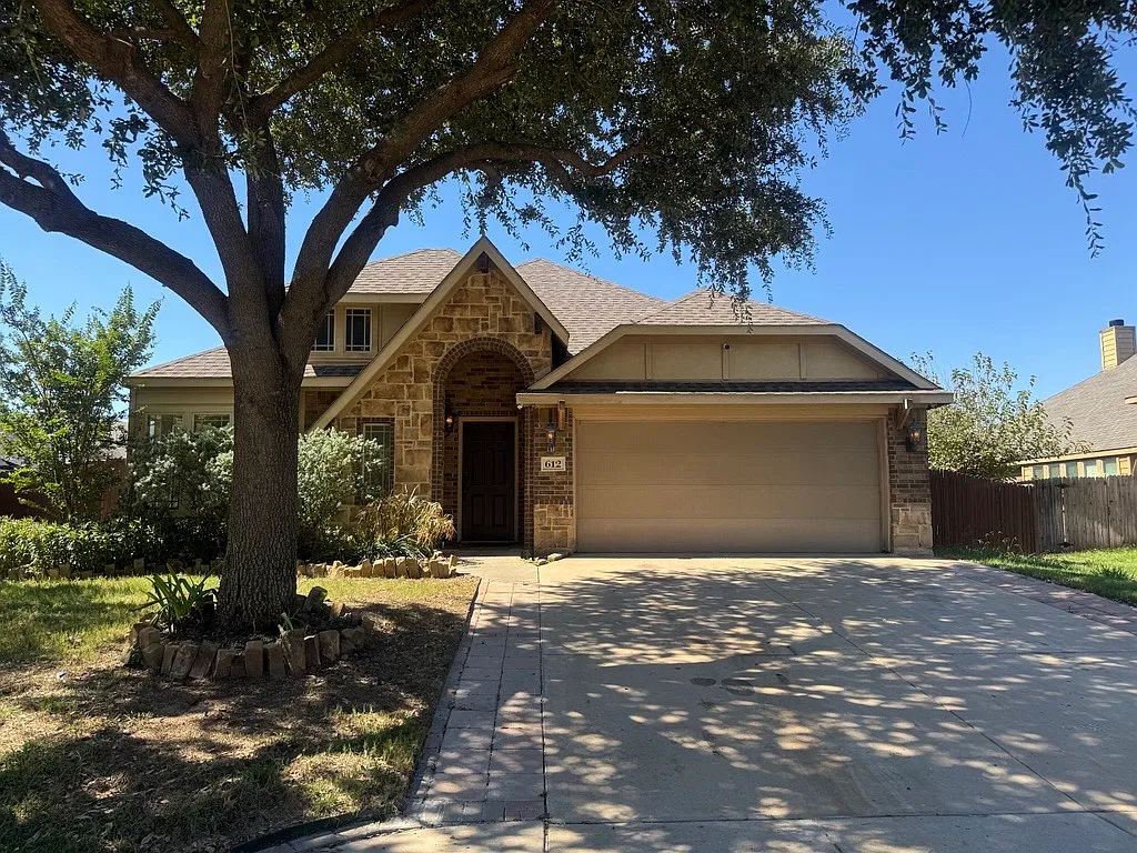 4 bed, 2088 sqft, $2,500 — Photo 1