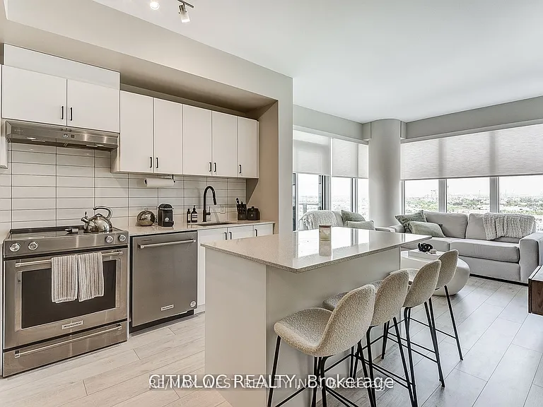 9000 Jane St #1408 — Photo 7