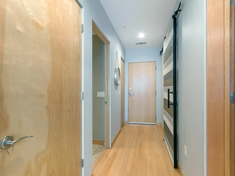 309 W Washington Ave #213 — Photo 9