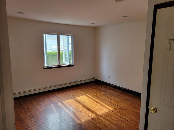 2nd image of 8766 257th St Floor 1