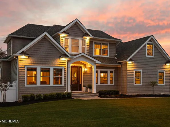 14 Balmer Court, Oceanport, NJ 07757