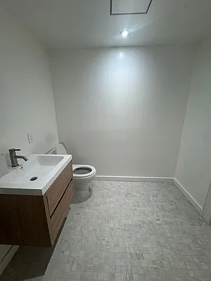 Bathroom 2, photo 2