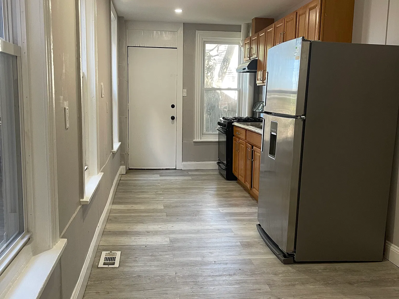 3 bed, 1108 sqft, $1,600 — Photo 3