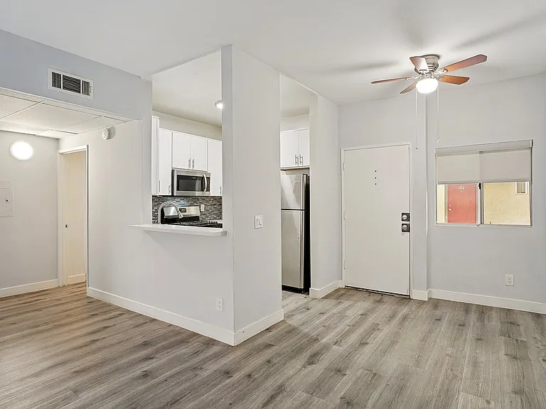 Sylvan Apartments — Photo 13