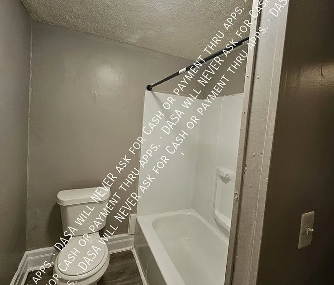 420 Rosewood Ter — Photo 8