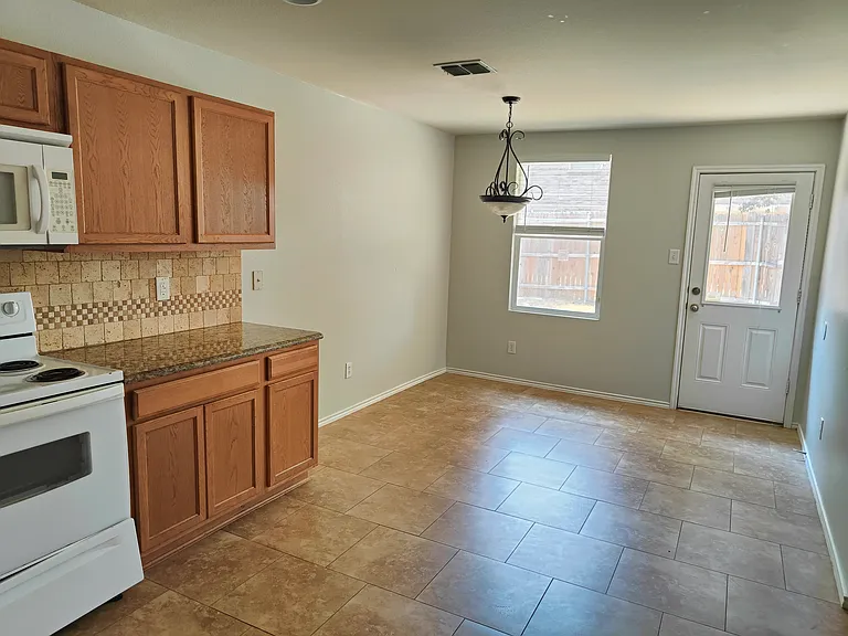 13179 Michelle Dr — Photo 14
