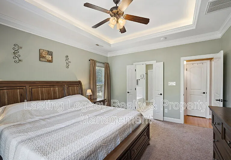187 Marbrook Dr — Photo 18