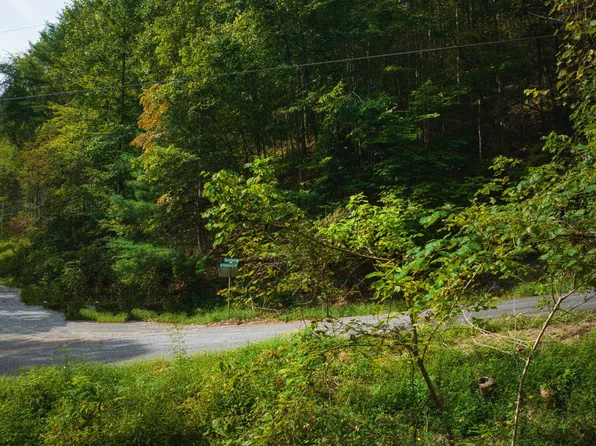 Stepping Stone Dr, Sevierville, TN 37862