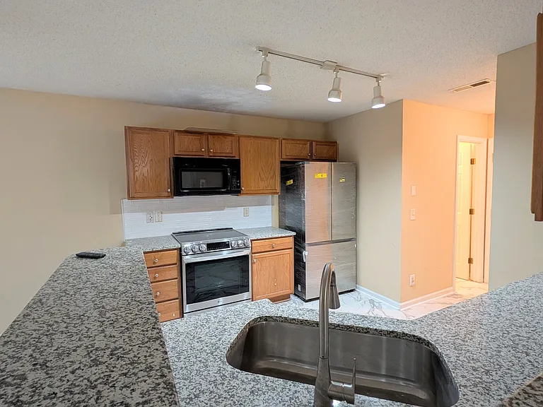 119 Kinnley Ct — Photo 7