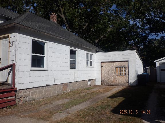 3rd image of 1768 Elwood St
