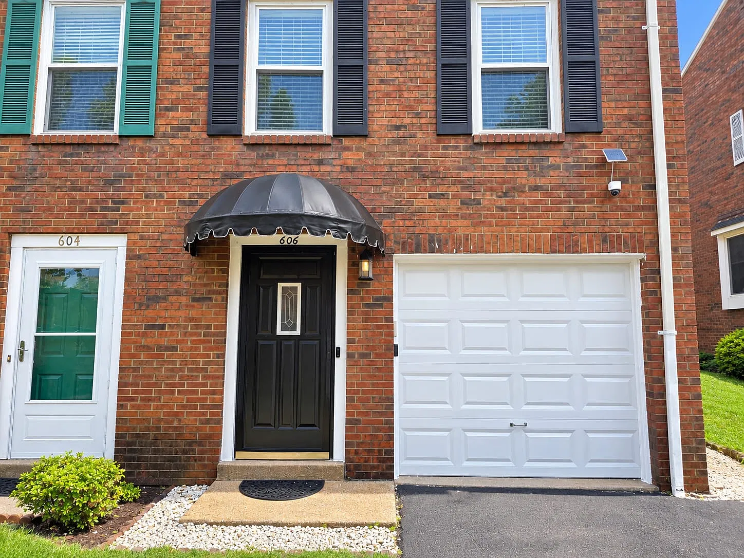 2 bed, 1.5 bath, 1150 sqft, $1,950 — Photo 3
