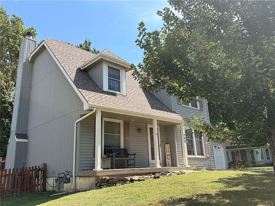 2nd image of 732 N Persimmon Dr