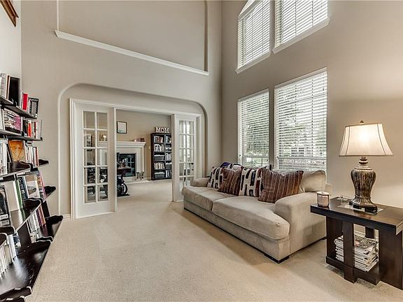 5th image of 723 Seymour Dr